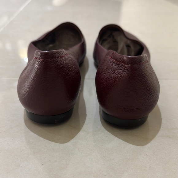 Giorgio Armani Elegant Burgundy Pebble Leather Loafers size 39.5 - Picture 3 of 7
